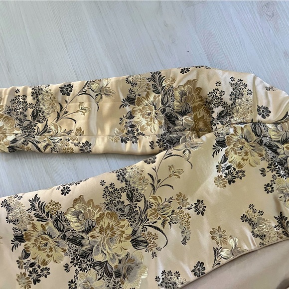 Evening Wear by R&K. - Picture 3 of 8